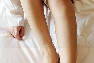 3Agirl的黑丝，分享个什么好呢，光是坐着看就够了！