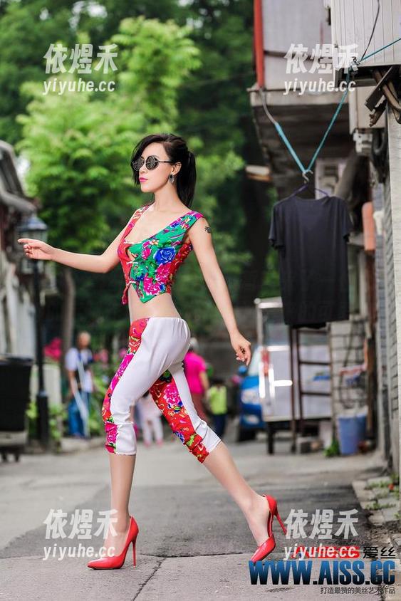 AISS爱丝(黄金版) - 小哲带来了一位女神的定制作品，直觉是捏造出来的可爱！
