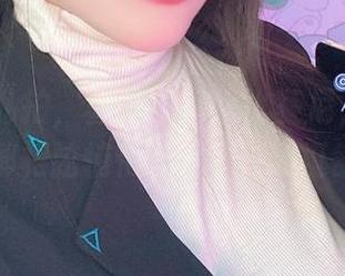 Byoru私拍，喜多川海梦比基尼，原图让人心里那根弦悄悄绷紧了...还挺舒服的。