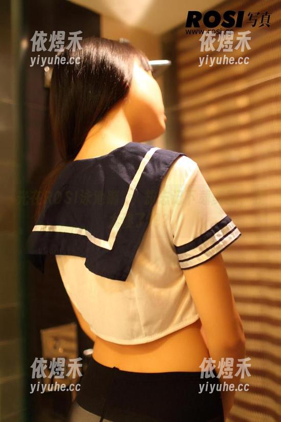 光在ROSI泳池蹦跶，却忘记下载美图，我太傻了吧？
