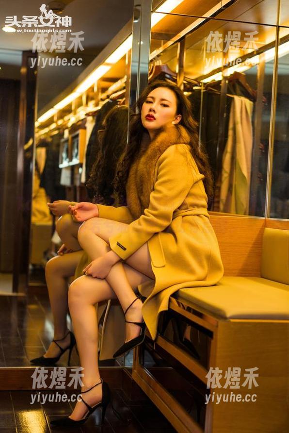 TouTiao头条女神 - 棉袜竟然也能这么好看？秦若兮私房图片我有点懵。