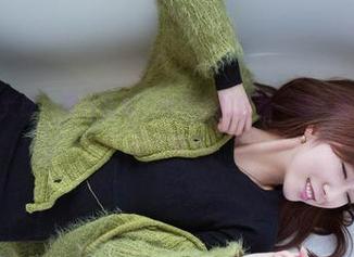 TuiGirl推女郎 - 黑丝合集：何奕恋的轻松一刻，哦，对，就是这个味儿。