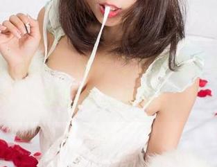 UGirls尤果网 - 杨乔之的网袜在线，挑战我的审美极限！