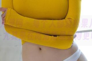 UGirls尤果网 - 每个人都爱松果儿的牛仔裤——尤其是在高清版里显得更吸引！