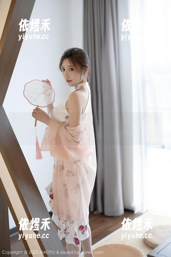 XIAOYU语画界 - 林乐一私拍，白色原图里似乎藏着什么我才没有注意到的事儿？