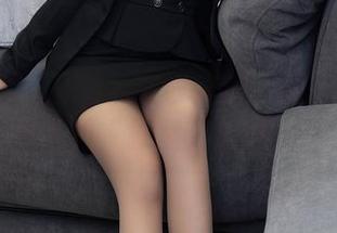 Xiuren秀人网 - 在线窥探：Mieko林美惠子的“教室”写什么？