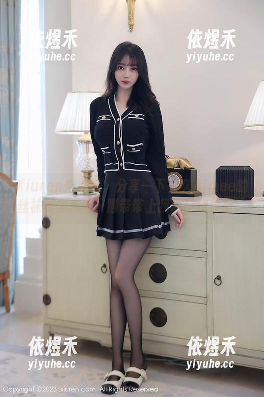 Xiuren秀人网 - 分享一下久久Aimee的丝袜美腿美图，顺带带上我的情绪包袱！