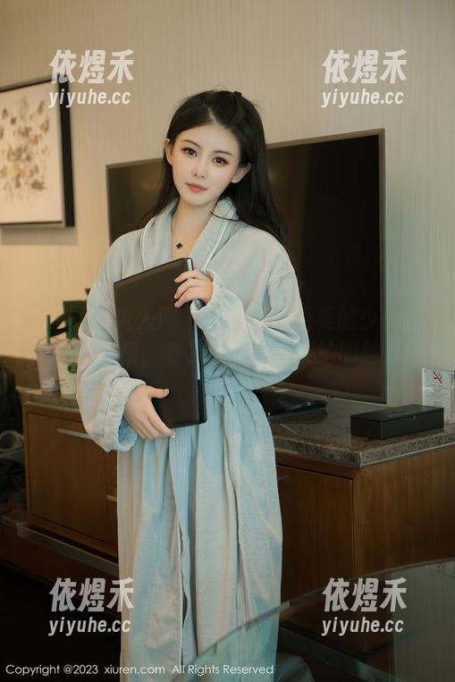Xiuren秀人网-周周不吃香菜 Xiuren秀人网 - 周周不吃香菜的少女最新作品集,看了都想冲去买她的脸。