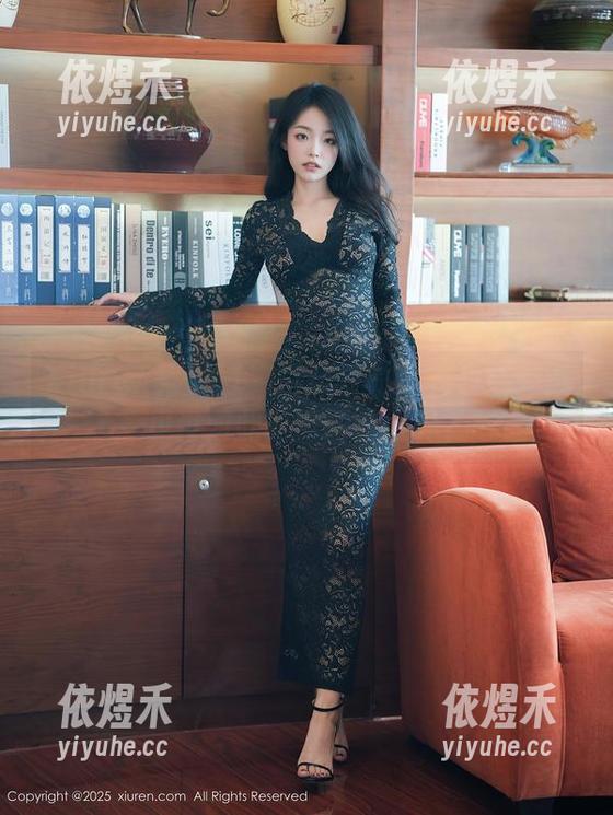 Xiuren秀人网 - 白茹雪的皮衣合集：你见过如此能撩的衣服吗？