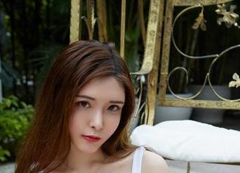 YouWu尤物馆 - 有一种呼声，潘琳琳ber的写真集——女王，精选掉进裤裆里的愿望。