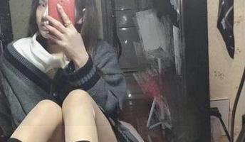 微密圈 - 私拍照片里YuYu超甜丫的美脚，各种姿势让人情不自禁摇头叹息，这也太有诱惑力了吧？