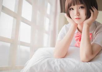 yoko夏宅的私房黑丝美图，偷瞧一下会不会被抓包呢？
