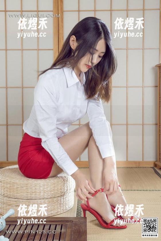 丽柜 - 快来瞧瞧可馨的礼服图包，保不齐还有意外的亮点等你发现！