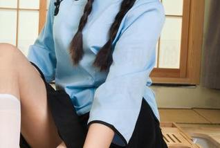 丽柜 - 最新图册！安娜和她的体操服，感觉她好像随时可以转身跳一支舞呢；