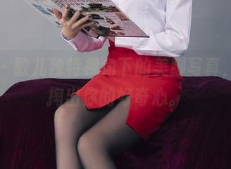 丽柜 - 敏儿独特视角下的美脚写真，不妨掏出你的好奇心。