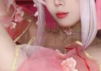 从九言的比基尼原图中，你能看到什么？下载后再说，不然总觉得缺了点什么。