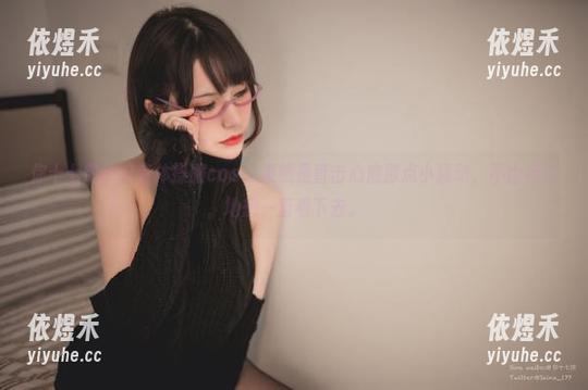你十七鸽的这套体操服cos，果然是直击心底那点小骚动，不由自主地想一直看下去。