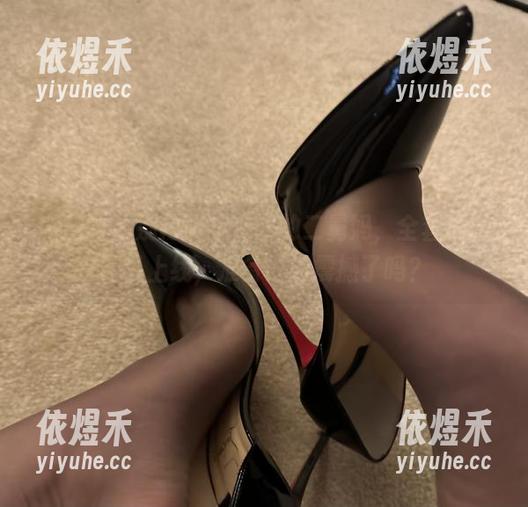 微密圈 - 别再叫我保守的二舅妈，全套瑜伽作品上线，准备好被震撼了吗？