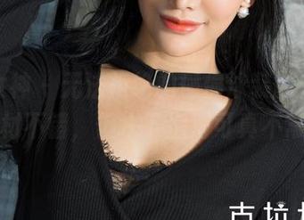 克拉女神 - 无法拒绝的僮僮泳装套图，虽然身材不错，但水下泡泡可真不常见。