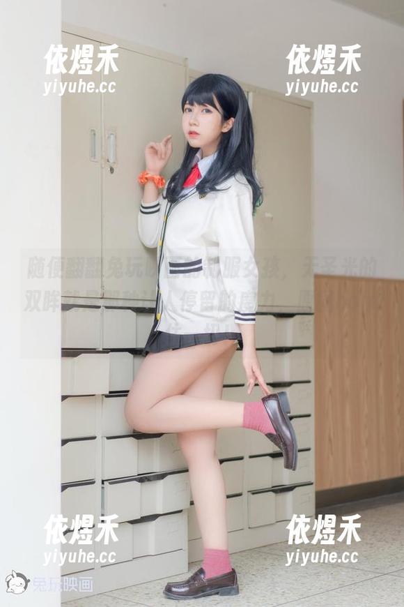 随便翻翻兔玩映画的制服女孩，无圣光的双眸就是那种让人停留的魔力，原图hold住一切！