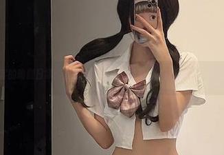 微密圈 - 女刺客的瑜伽日常：图包内争奇斗艳的姿势，资源分享三分钟瑜伽小心机！