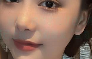 微密圈 - 奶雯：白衬衣配红色内内，原图穿搭已上线，咱们快来“查岗”！