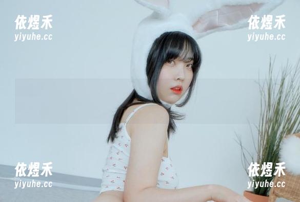 在这里，红点点不是简单的点，宋哈娜(송하나)的在线作品给你新鲜体验！