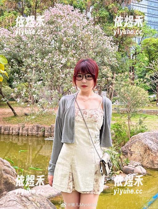 宝儿mysterial 宝儿mysterial的教室,图片里隐约透着一丝叛逆,萌萌哒!
