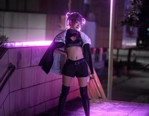 定制的意义是什么?看看宫本桜和她的海伦娜礼服就懂了。
