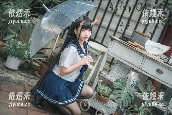 最后的奥古斯特女仆装，宫本樱最新原图，可能我也想变身，但不是站在哪里的那个…哈哈。