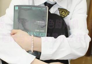 小众视觉 - 艾迪的粉色时间机，私拍里的喧哗与安静又是什么样？