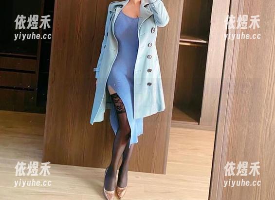 微密圈 - 小芯酱写真集：黑丝吊带搭配，高清捕捉到春光乍泄的那一刻。