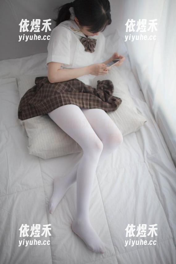少女秩序 - 有趣的双重身份，晞可用图包让秘书也可以叛逆