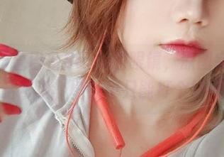 瞧瞧巴鲁巴鲁BaRu的眼镜，原图完美到无话可说，壁纸也只能打个辅助。