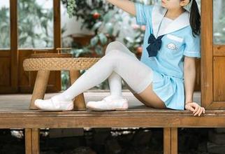 圣诞小鹿写真，幼水铃衣居然比小鹿本鹿还“鹿”。