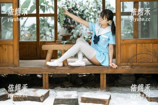 圣诞小鹿写真，幼水铃衣居然比小鹿本鹿还“鹿”。