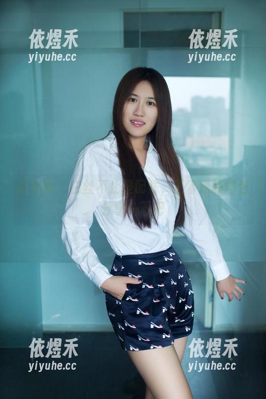 推女郎 - 白丝不止是配件，王馨瑶的图包分享一下吧