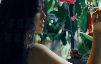 微密圈 - 李嘉欣97的图片分享，对比她的视频，是在庆祝什么吗？
