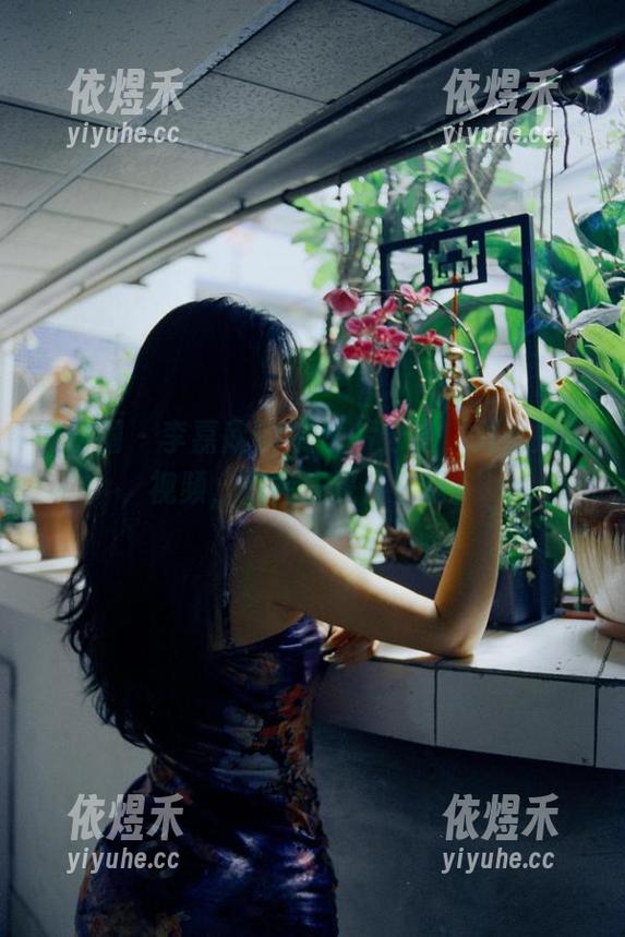 李嘉欣97 微密圈 - 李嘉欣97的图片分享,对比她的视频,是在庆祝什么吗?