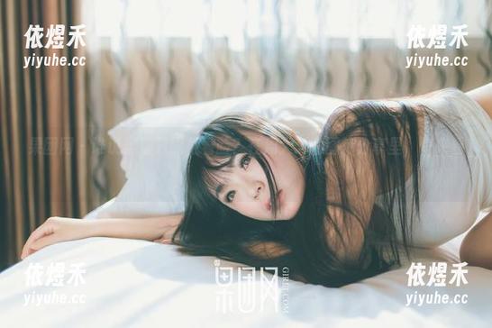 果团网 - 谁说学姐只能板着脸？在周大萌的图库分享里，快来看个究竟！