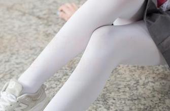 森萝财团蓝色格子裙，这套图能让你重温学生时代的青涩吗？