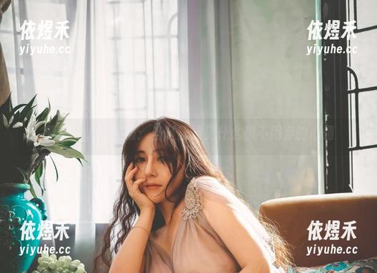 樱晚gigi的校服：当制服遇见什么都不用穿的心情