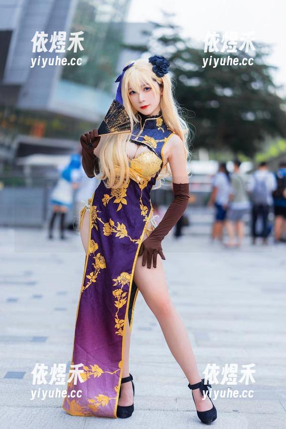 美图合集：樱落Selena的吕佐夫礼服秀，毫无出水芙蓉气质，反倒让人想起了邻居家的小喵！