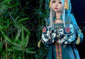爆机少女喵小吉连衣裙写真，偷偷藏着几分俏皮呢。
