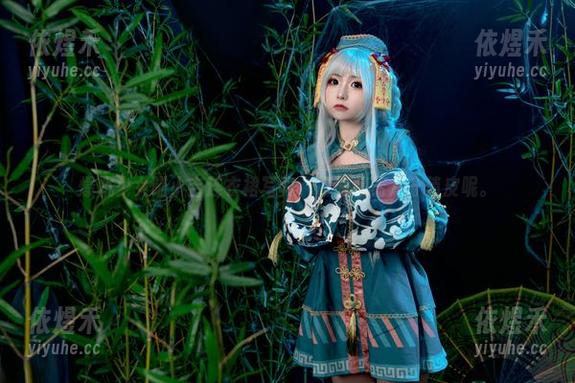 爆机少女喵小吉连衣裙写真，偷偷藏着几分俏皮呢。