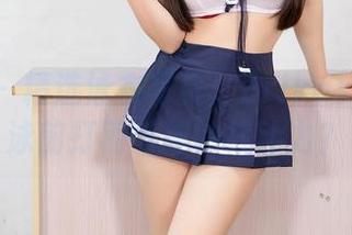 秀人网 - 精选泳衣写真：Erikaki如何拿泳前打羽毛球的战斗力？