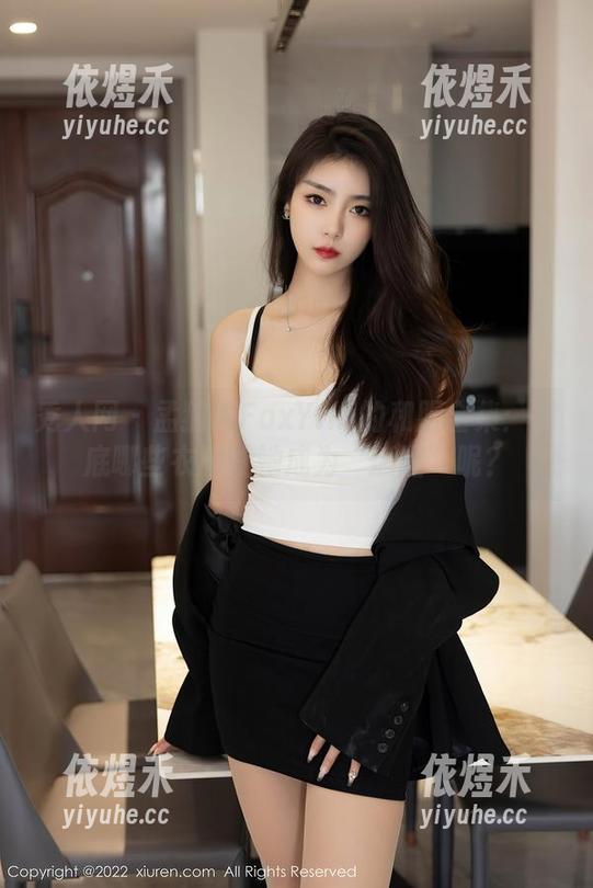 秀人网 - 孟狐狸FoxYini的和服全集：到底哪些衣服让她成为“狐狸”呢？
