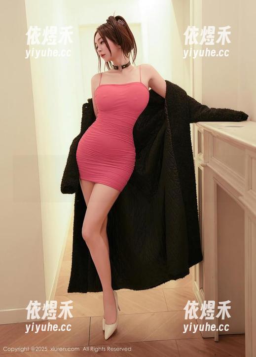 秀人网 - 分享一波趁热拿铁latte的灰丝图集：看完后还能淡定吗？