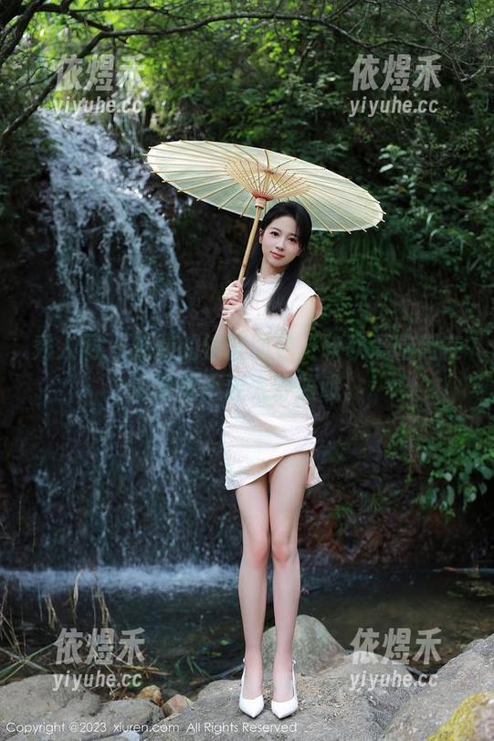 秀人网 - 免费的浴缸图包，软软爱吃肉在泡沫里不要太舒服哦。