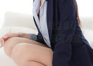 紧急企划 - 见希的私拍合集让人放松，套装里的每个细节都有点意思。